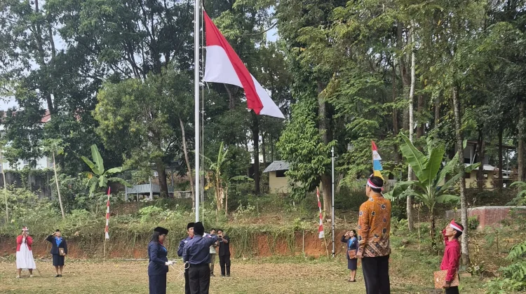 Uskup Tanjungkarang: Mencintai Tanah Air harus Mencerdaskan Bangsa