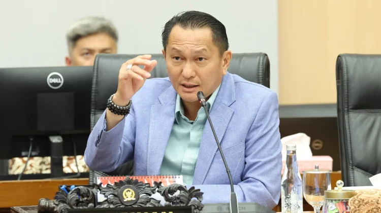 Anggota DPR Sebut Target Lifting Minyak 610 Ribu Barel per Hari Realistis
