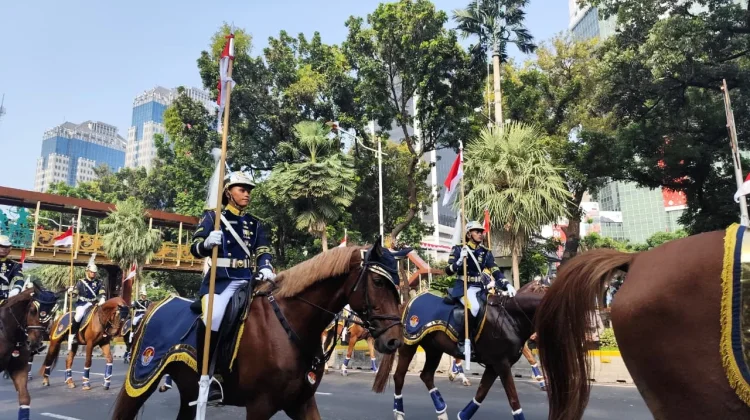Dari Monas ke Istana, Semarak Kirab Warnai HUT ke-81 RI
