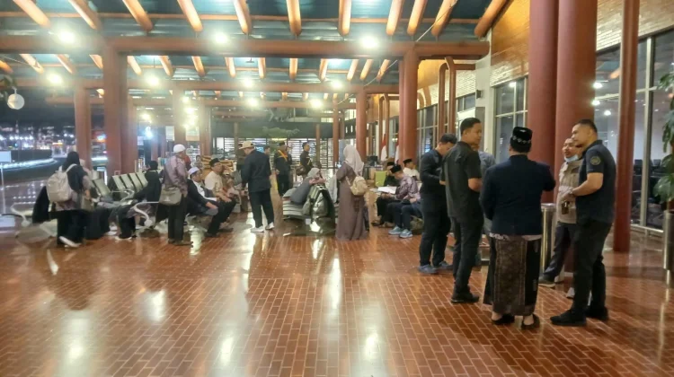 33 Jemaah Umrah Gagal Berangkat dari Bandara Soetta, Kemenhaj Pastikan Hak Jemaah