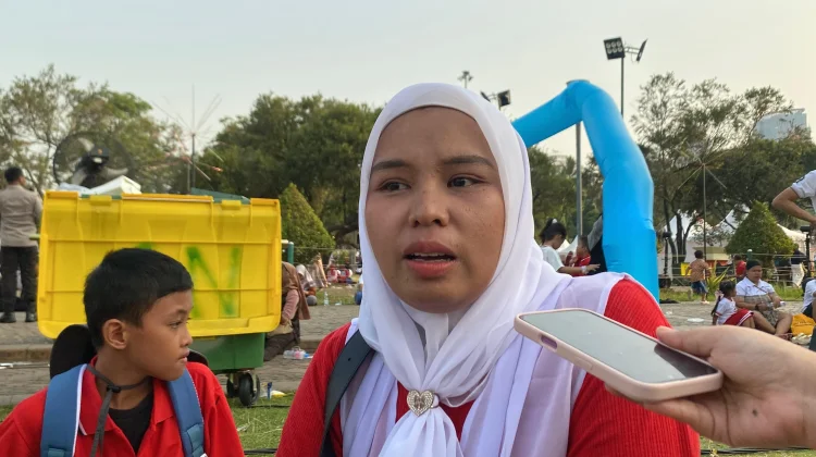 Dari Subuh, Keluarga Kecil Asal Bogor Berburu Cerita di Pesta Rakyat Monas