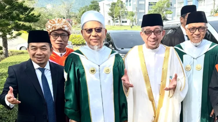 Ketua Umum PB Mathla’ul Anwar Hadiri Convocation Universitas Fatoni Thailand