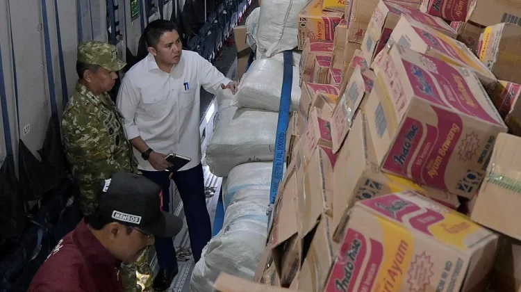 Seskab Teddy: Sesuai Instruksi Presiden, 253 Ton Logistik Telah Dikirim ke NTT