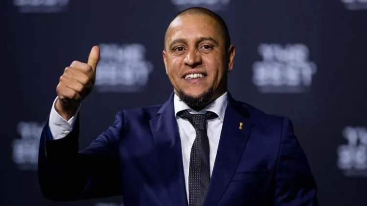 Legenda Brasil Roberto Carlos Dikabarkan Memeluk Agama Islam