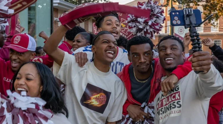 Netflix Rilis Trailer Sekuel Film Serial "A Different World"