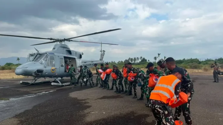 TNI AL Kerahkan Helikopter Percepat Distribusi Bantuan untuk Korban Gempa NTT