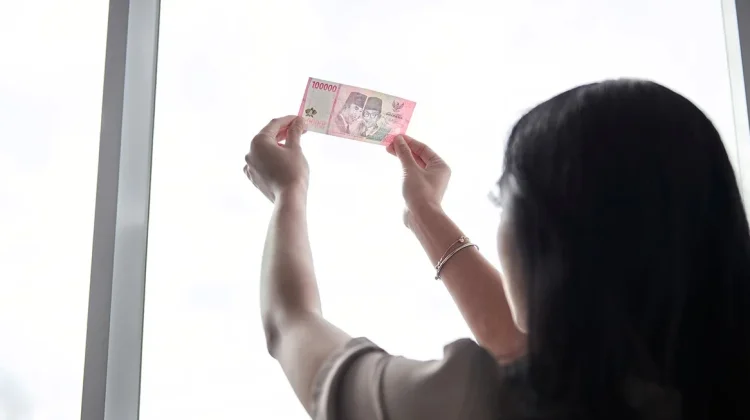 Akhir Pekan, Rupiah Ditutup Menguat ke Posisi Rp17694 per Dolar AS