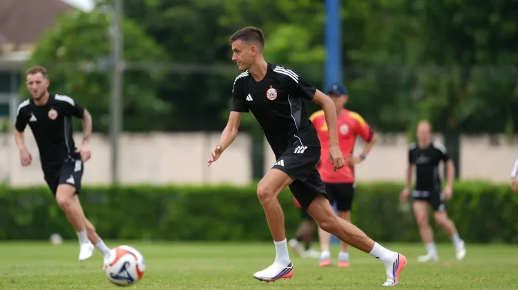 Rekrutan Anyar Persija, Alex Langsung Berlatih Bersama Skuad di Thailand