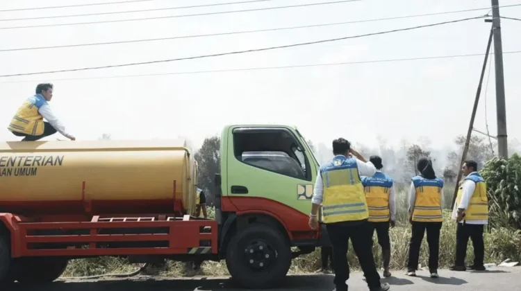 Kementerian PU Kerahkan Pompa-Tangki Air Tangani Kekeringan dan Karhutla Kalbar