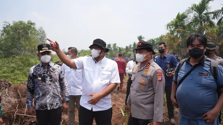 Kendalikan Karhutla Riau, KLH Tegaskan Pemegang Konsesi Wajib Mitigasi Titik Api