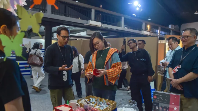 Wamen Ekraf Irene Umar Dorong Eksplorasi Kertas sebagai Medium Kreatif