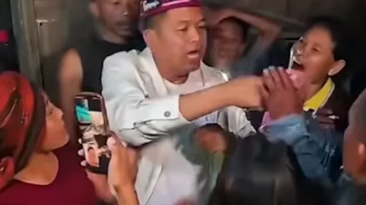Pemprov Jabar Serahkan Bantuan Rp4 Miliar untuk Korban Gempa NTT