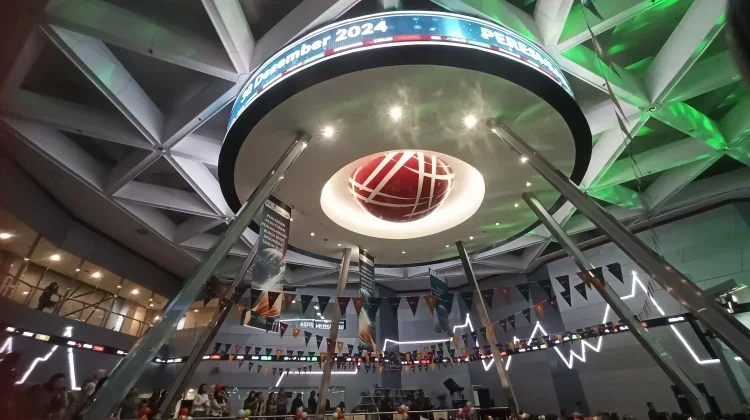 IHSG Melemah 0,69 Persen pada Jeda Siang Sesi I Perdagangan