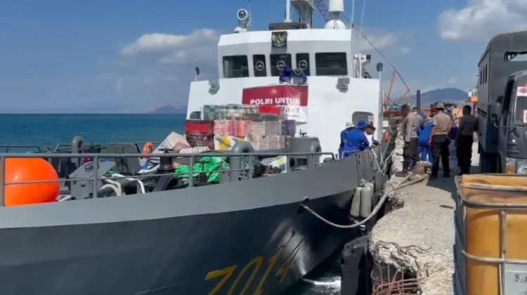Polri-Bhayangkari Perluas Bantuan Gempa Flores lewat Laut dan Udara