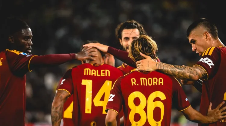 Malen Hat-trick, AS Roma Hajar Fiorentina 4-0