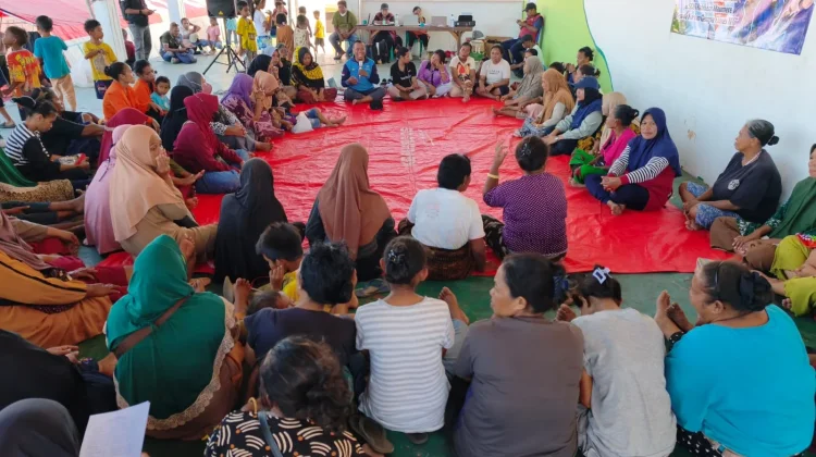 Kemensos dan Relawan Beri Dukungan Psikososial Korban Gempa Sikka