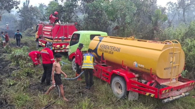 Kementerian PU Suplai Air Tangani Karhutla di Muaro Jambi