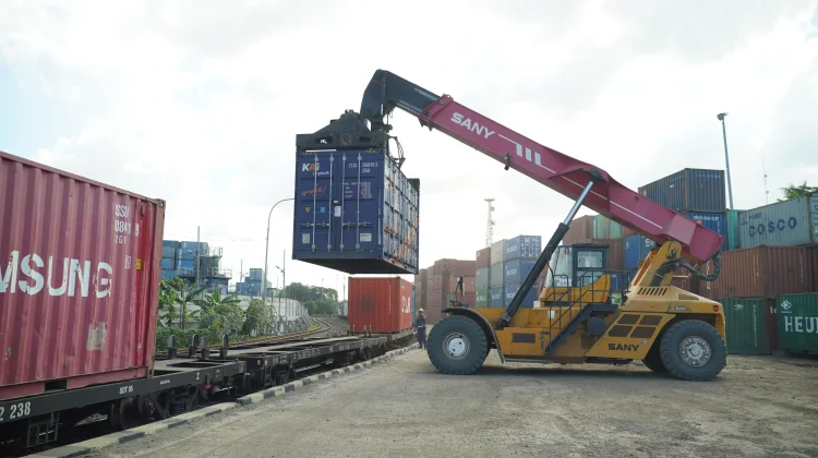 Perkuat Logistik, KAI Sambungkan KITB Batang ke Pelabuhan