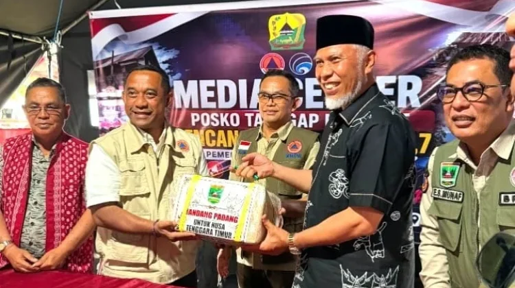 Bukan Logistik Biasa, Sumbar Kirim 2,12 Ton Rendang untuk Korban Gempa NTT