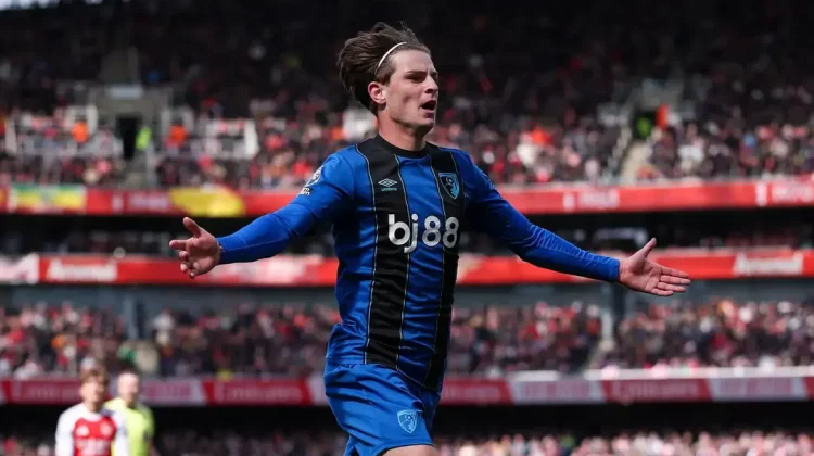 Efek Domino Transfer Musim Panas, Enzo Fernández ke City, Alex Scott Diburu Chelsea