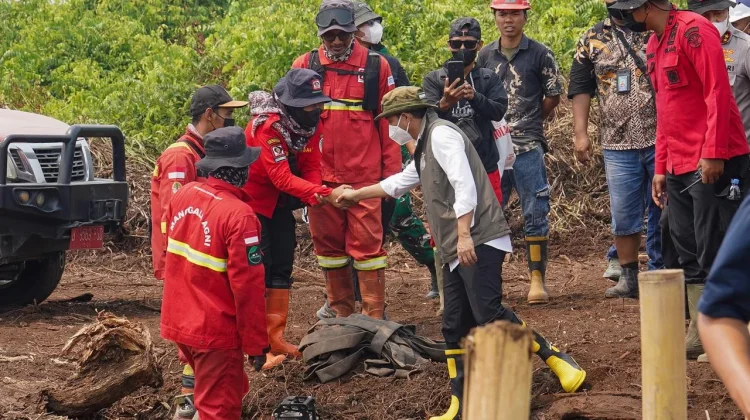Penanganan Karhutla di Riau, Menhut: Api Dipadamkan, Dampak Sosial Ditangani