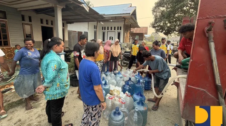 Kementerian PU Salurkan 9.200 Liter Air Bersih untuk 185 KK di Nabire