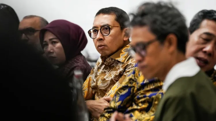 Menbud Fadli: Rekonstruksi Desa Adat Sade Harus Tahan Bencana