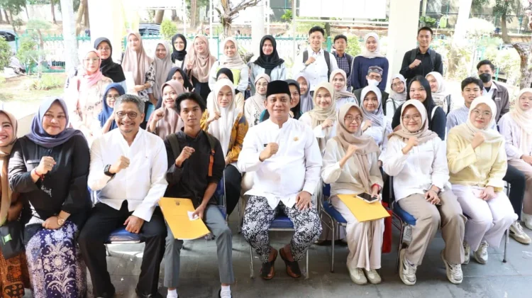 Pemkab Bekasi Bakal Tambah Kuota Penerima Bantuan Beasiswa Kuliah