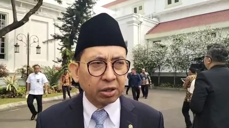 Menbud Tekankan Revitalisasi Desa Adat Sade