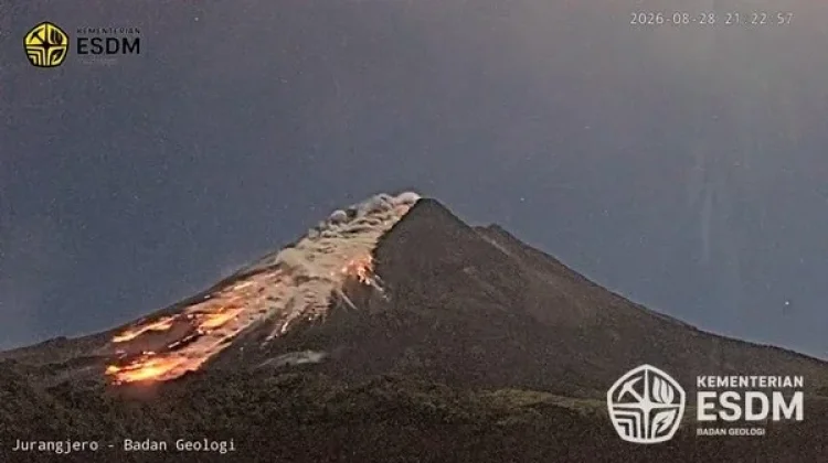 Gunung Merapi Erupsi, Luncurkan Awan Panas Sejauh 2 Kilometer