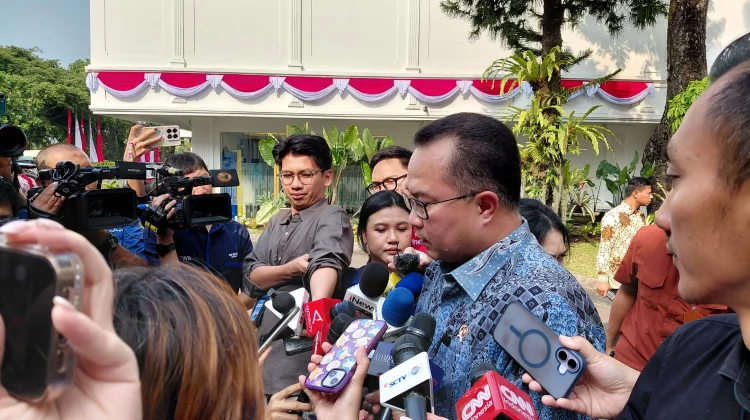 BRIN Kaji dan Uji Coba Tepung Singkong untuk Pemadaman Karhutla