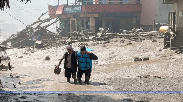 Tiongkok Peringatkan Danau Jebol Picu Banjir Susulan Nepal-Tibet