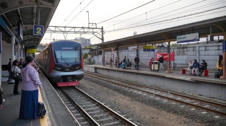 Layanan Penumpang Stasiun Karet Dialihkan ke Stasiun BNI City