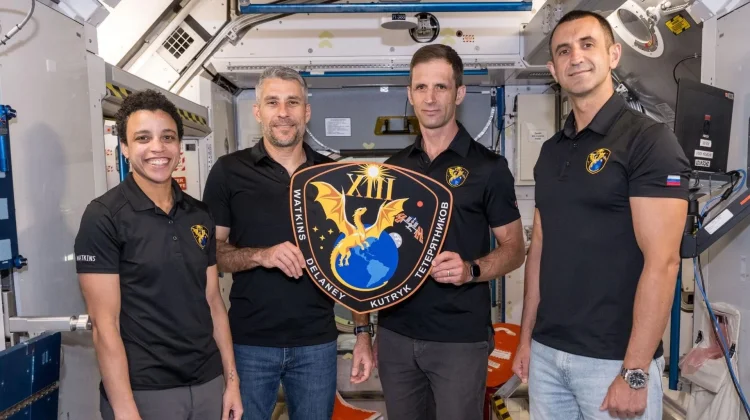 NASA dan SpaceX Tunda Peluncuran Misi Crew-13