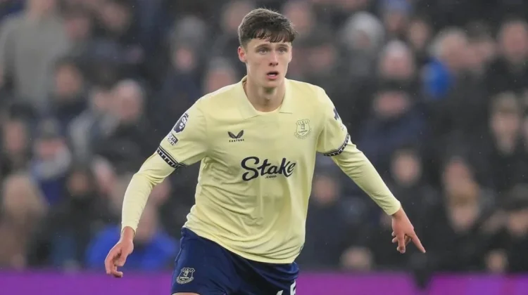 Suporter Protes, Everton Batalkan Transfer Armstrong ke Forest