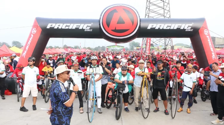Hadiri Karnaval Sepeda Santai, Plt Bupati Bekasi Ajak Warga Budayakan Hidup Sehat