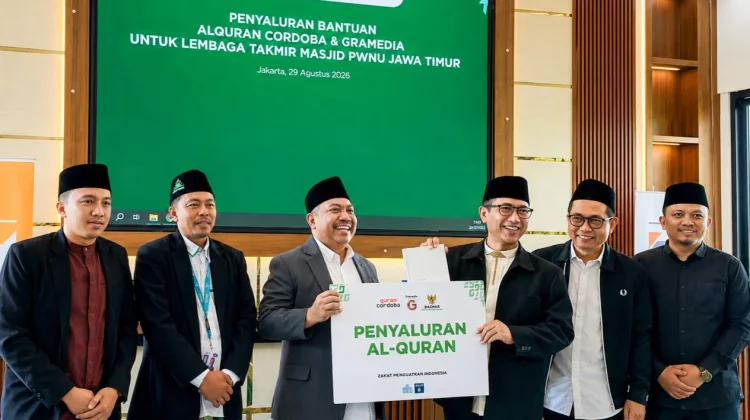 BAZNAS RI Salurkan Ratusan Al-Qur’an bagi LTM NU Jatim Badan Amil Zakat Nasional