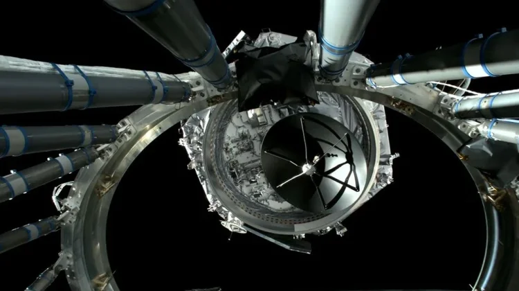 Teleskop Luar Angkasa Roman Mulai Terbang secara Mandiri menuju Orbit L2
