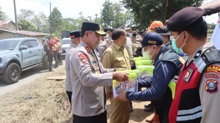 Gunung Sinabung Berstatus Siaga, 176 Personel Polri Dikerahkan Lindungi Warga