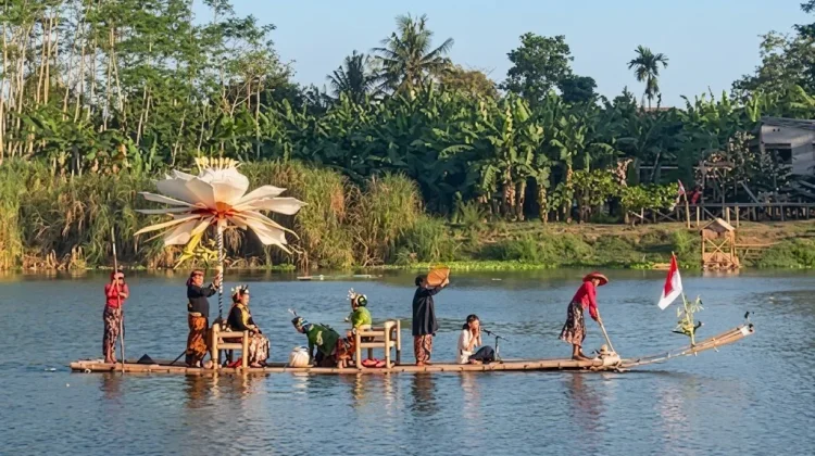 'Manten Gethek' Jadikan Sungai Serayu Simbol Hubungan Manusia dan Alam