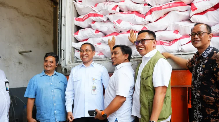 ID FOOD Kirim 40 Ton Karkas Ayam Layer ke Timur Indonesia
