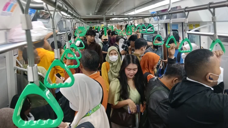 Pengguna Stasiun Sudirman Baru Melonjak 3x Lipat, KAI Commuter Perkuat Layanan