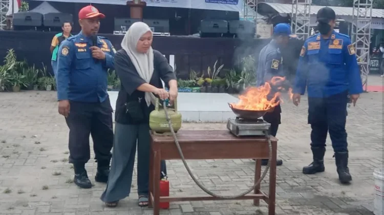Dinas Pemadam Kebakaran Bekasi Ingatkan Masyarakat Bahaya Tabung Gas Bocor