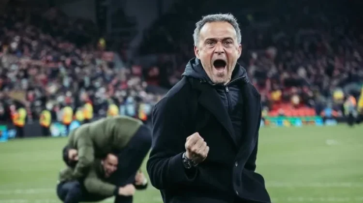 Bertabur Trofi, Luis Enrique Dipertahankan PSG hingga 2030