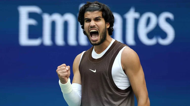 Kalahkan Wu, Alcaraz Melangkah ke 16 Besar US Open 2026