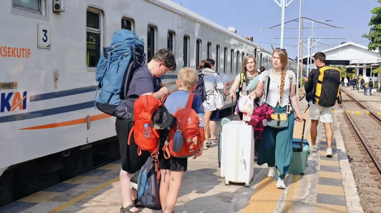 Pengguna Kereta Api Wisatawan Mancanegara Januari-Agustus Nyaris 500 Ribu Orang