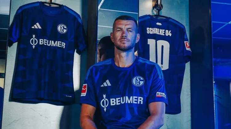 Edin Dzeko Akhiri Karier Internasional Bersama Bosnia
