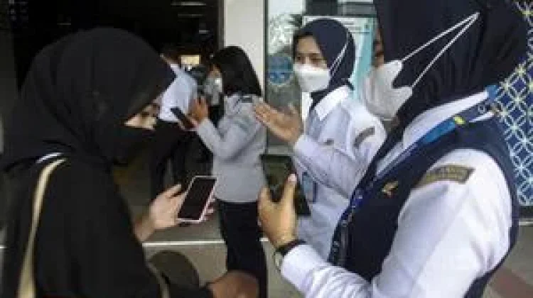 Netizen Keluhkan Abu Vulkanik di Sejumlah Layanan Publik Jakarta