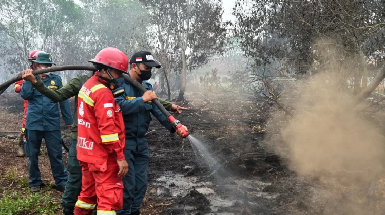 Dua Bulan di Garis Api, Manggala Agni Bertahan di tengah Asap