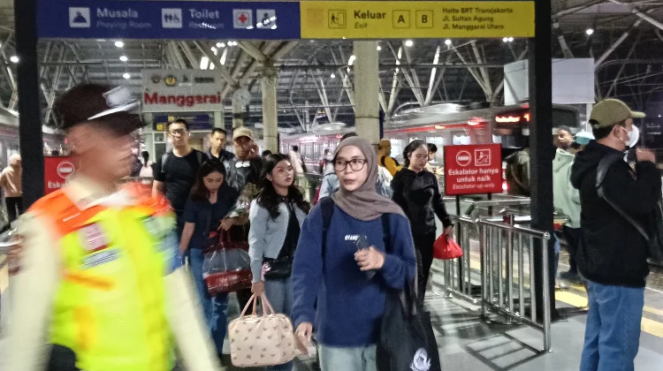 Erupsi Krakatau: Commuter Line Jabodetabek dan Soetta Beroperasi Normal